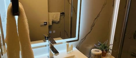 Double Room | Bathroom
