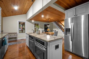 Micro-ondes, four, plaque de cuisson, lave-vaisselle