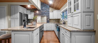 Modern 1860’s Farmhouse at Amazing Grace Barn located next to the Shenango Lake