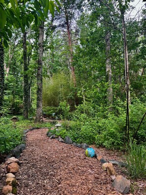 المنطقة المحيطة بالمنشأة