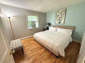3 bedrooms, iron/ironing board, WiFi, bed sheets - Alpaca Farm, Japanese Garden, Family Friendly
3-bedroom bed & breakfast (Spotsylvania Courthouse)