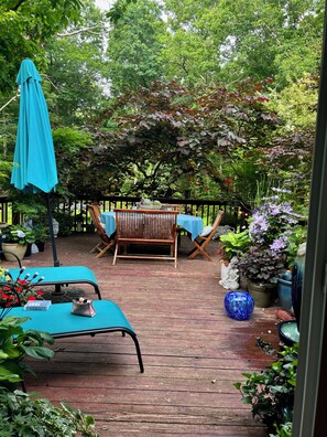 Outdoor dining - Alpaca Farm, Japanese Garden, Family Friendly
3-bedroom bed & breakfast (Spotsylvania Courthouse)