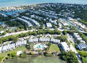 Exterior - Blue House Getaway - 2BR 2.5BA Coastal Villa (Duck Key)