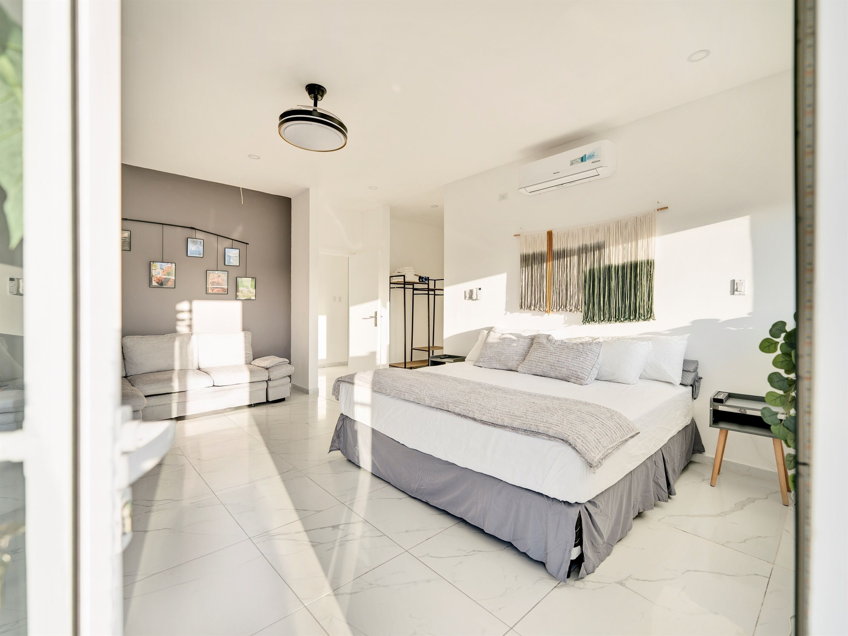 3 bedrooms, desk, iron/ironing board, travel crib