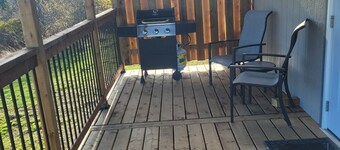 Copper's Cabin - Tiny house  - -Minutes to amenities but feels like miles away!