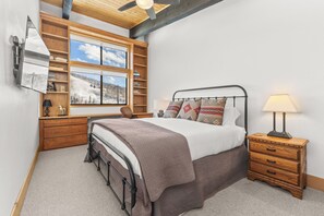 Desk, iron/ironing board, free WiFi, bed sheets - Mountain Views | Close to Slopes | Hot Tubs (steamboat springs)