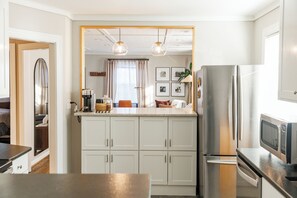 ميكروويف، فرن، موقد طهي مسطح، غسالة أطباق