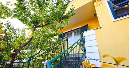 Apartment With Garden