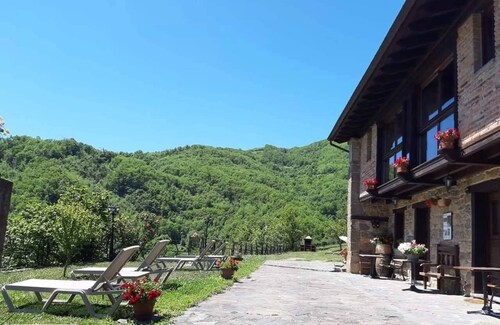 Peaceful 9-bedroom cabin in Jomezana de Abajo awaits you