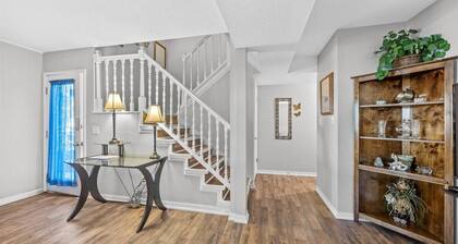 Pensacola Townhome near beach and downtown area.