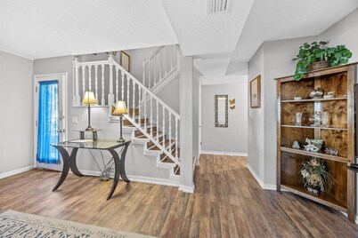 Pensacola Townhome near beach and downtown area.