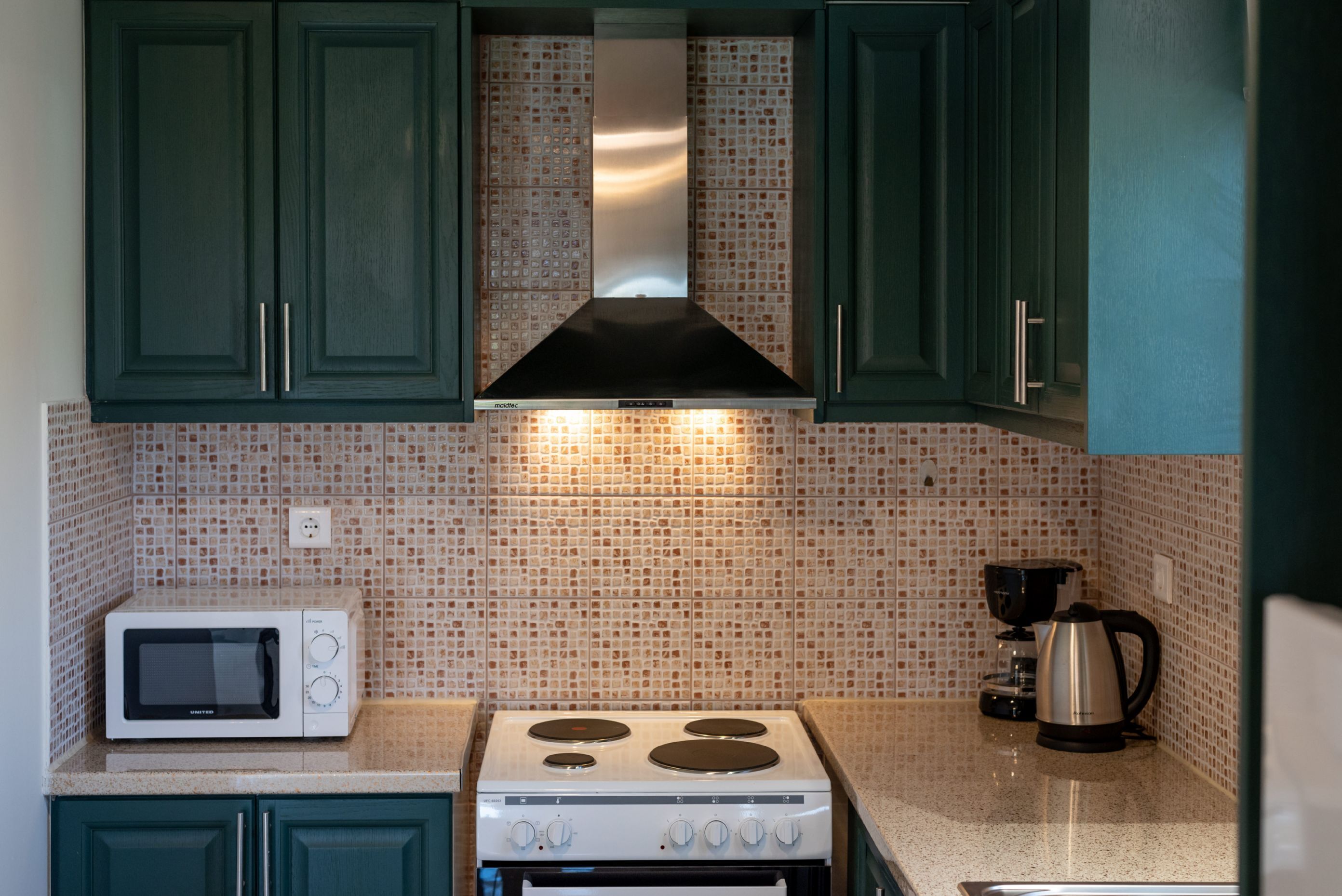 Fridge, microwave, oven, coffee/tea maker