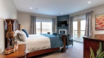 Mountain View Suite | Individually decorated, individually furnished, soundproofing, free WiFi