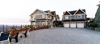 Blue Horizon Mountain Retreat B&B 