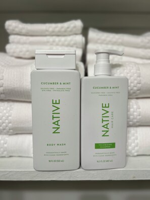 Bathroom amenities - Bobbi's on the Hill (Waynesville)