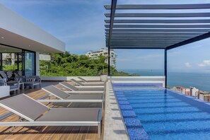 A heated pool - Amapas Hillside wth Rooftop Pool+Gym+Views+Balcony (Puerto Vallarta)