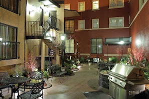 تناول الطعام بالخارج