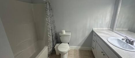 Toallas, jabón, papel higiénico