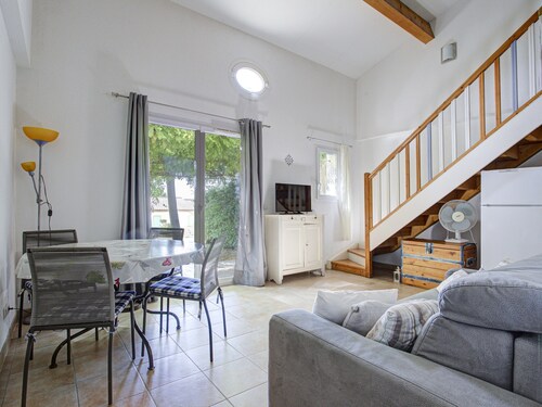 Family Villa Near Lac de Jouarres