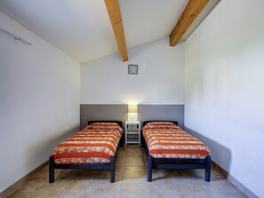 Villa | 2 bedrooms - Family Villa Near Lac de Jouarres (Homps)