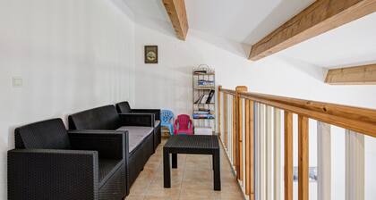 Family Villa Near Lac de Jouarres