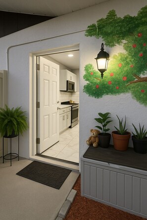 Fridge, microwave, dishwasher, coffee/tea maker - KM Apartment (Port Richey)