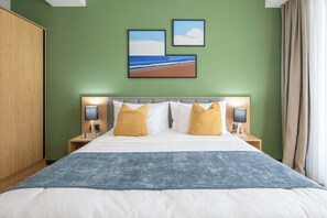 1 bedroom, desk, iron/ironing board, WiFi - Deluxe One-Bedroom Balcony Suite with Kitchen (T'bilisi)