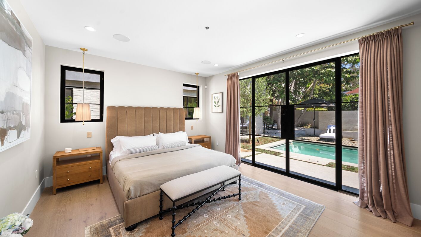 6 室のベッドルーム、アイロン / アイロン台、WiFi、ベッドシーツ