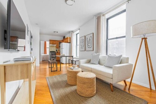 Spacious 3-Bedroom Residence in East Harlem!