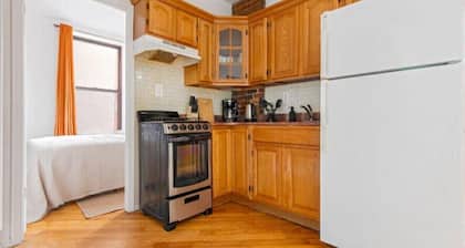 Spacious 3-Bedroom Residence in East Harlem!