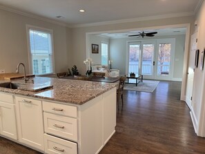 Interior -  Serene waterfront 4-bedroom townhome, in Reynolds Lake Oconee, Marina adjacent (Greensboro)