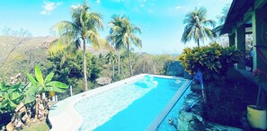 Pool - 4 Amigos - Seaview Room OLITA, 5 min to the beach, pool, private bathroom (El Zonte)