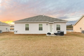 Exterior - Cozy & Inviting
Your Home Away From Home • 3BR • Sleeps 6 • Quiet & Comfortable (Orangeburg)