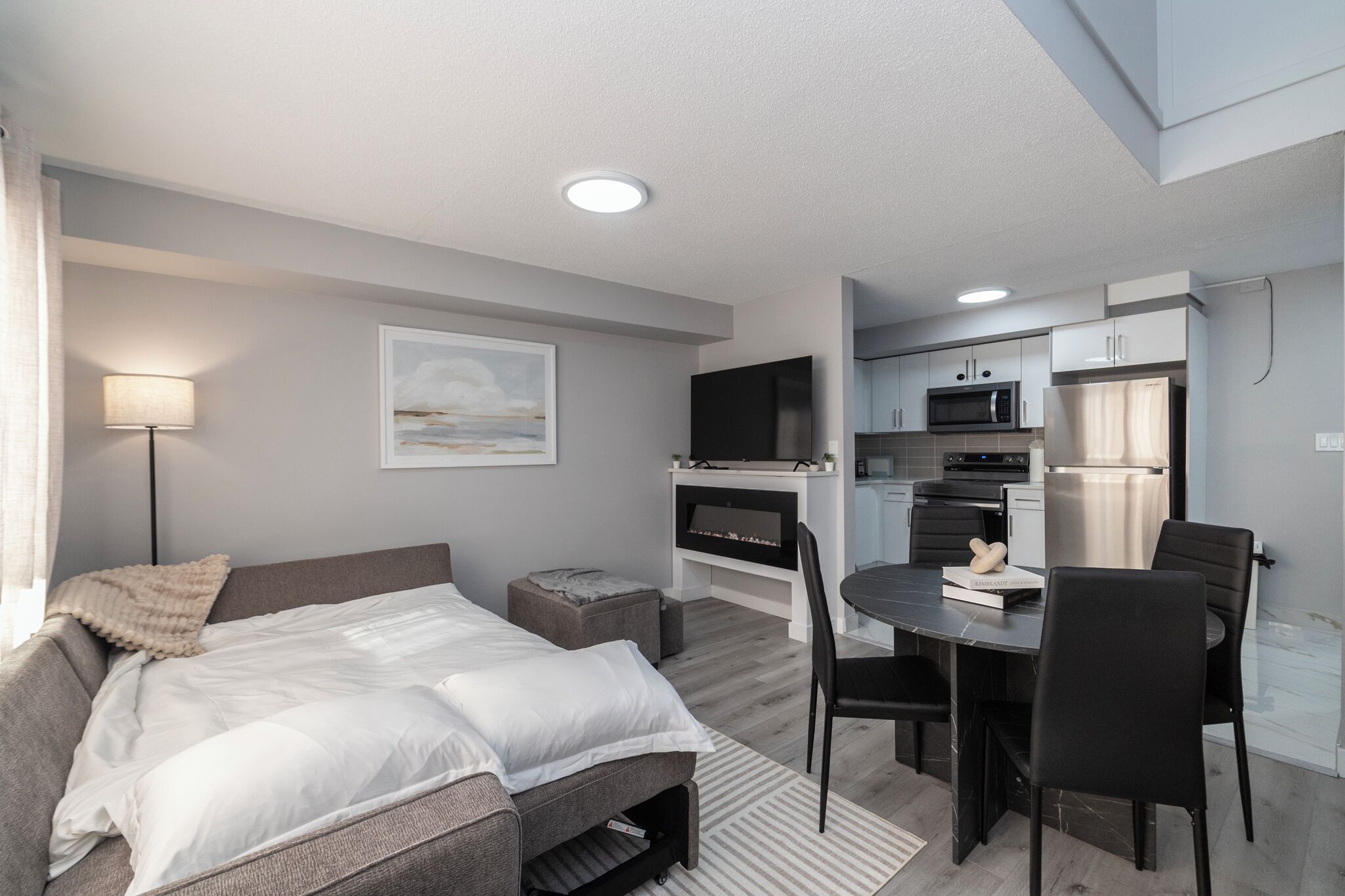 Desk, iron/ironing board, free WiFi, bed sheets