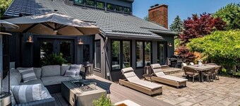 Upscale Modern Home with Spa Pool!