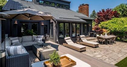 Upscale Modern Home with Spa Pool!