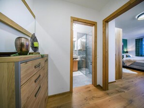 Apartment | 1 bedroom, bed sheets - Modern Apartment in Neukirchen (Neukirchen am Grossvenediger)