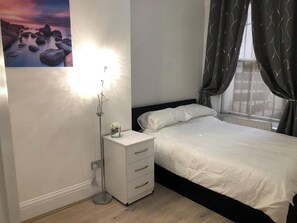 1 bedroom, iron/ironing board, WiFi - Paddington Apartments by PrimeCityHosts F1 (Greater London)