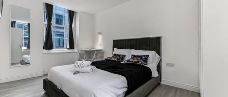 Silitysrauta/-lauta, ilmainen Wi-Fi, vuodevaatteet