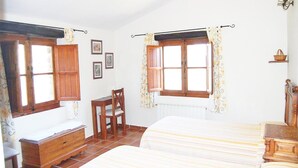 Nhà | 6 phòng ngủ, trang bị nội thất với thiết kế riêng biệt