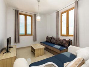 TV - Aparthotel Rotonda Inn by Interhome (Novigrad (Istra))