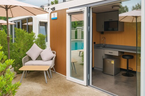 Apple House Phuket Beach•Pool •Cozy 1-BR •Prime Choeng Thale •Central Convenient