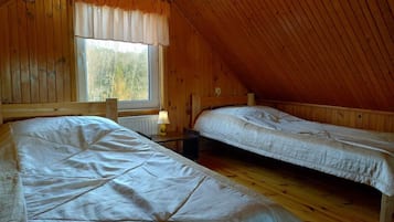 5 bedrooms, individually furnished, iron/ironing board, bed sheets