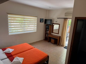 Classic Apartment, Balcony | Free WiFi - Michalis Studios & Apartments (Paleochora)