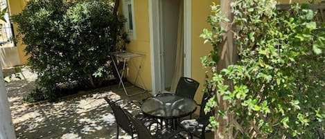 Appartement Classique, balcon | Terrasse/Patio