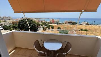 Triple Room, Balcony | Free WiFi