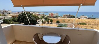 Michalis Studios & Apartments