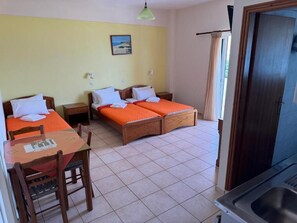 Triple Room, Balcony - Michalis Studios & Apartments (Kantanos-Selino)