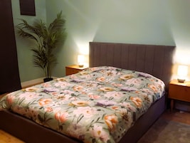 4 habitaciones, muebles diferentes y ropa de cama