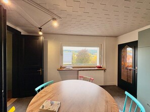 House | Private kitchen - Holiday Home With Garden in Sankt Vith (Sankt-Vith)